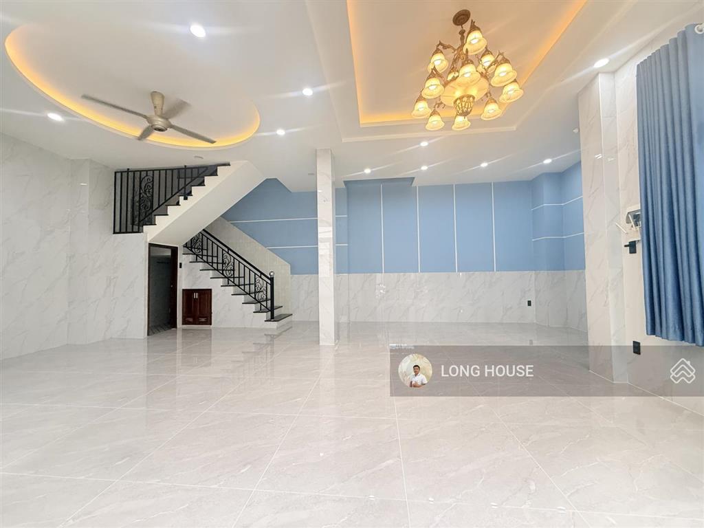 Nhà 4 tầng cách 1 căn ra mặt tiền lê quang định  hẻm trước nhà 4m, sổ nở hậu tài lộc