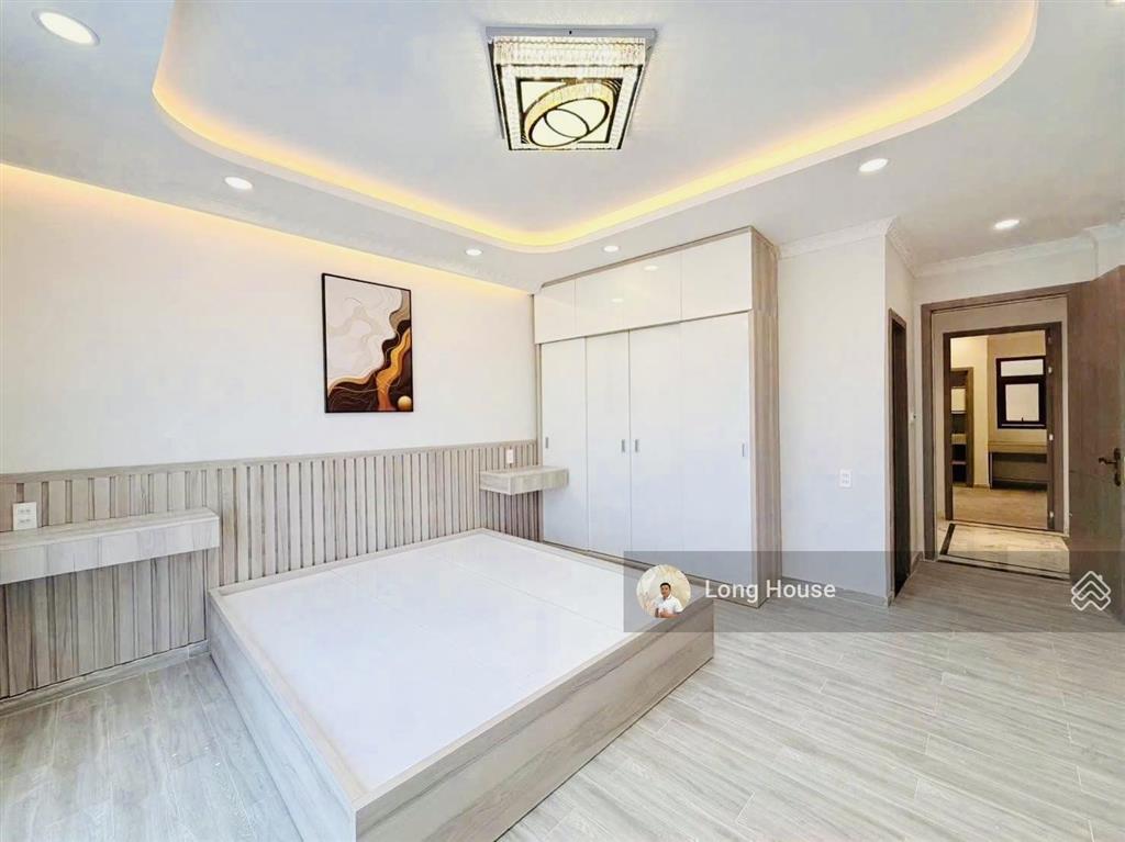 Nhà 5 tầng xây mới, dt 49m², sổ vuông. khu vip ngay mặt tiền nguyễn thị huỳnh  nguyễn văn trỗi