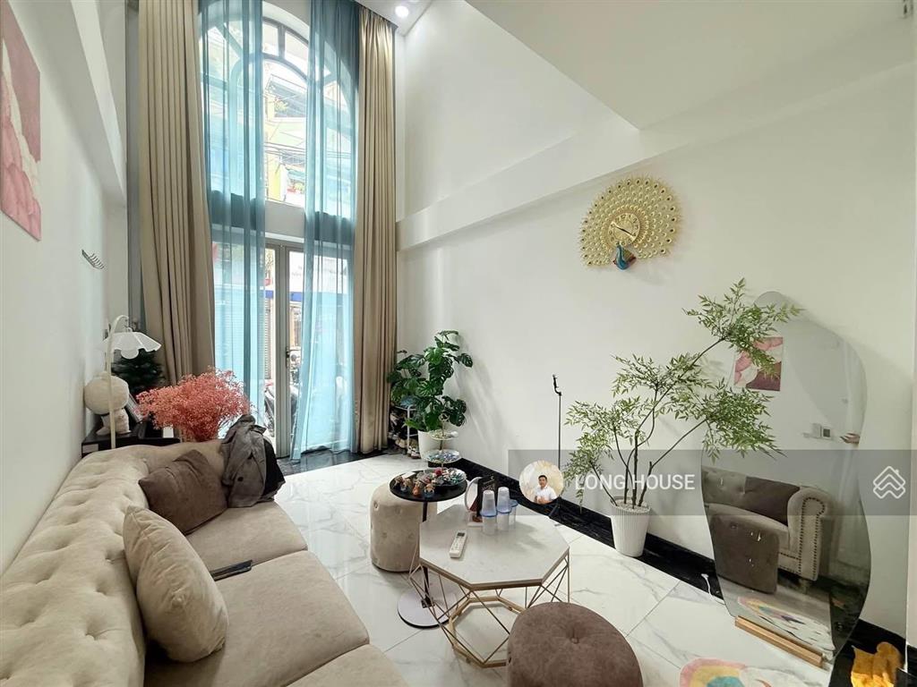 Nhà mặt tiền 5 tầng mới, p. 2 phú nhuận  ngay khu phan xích long