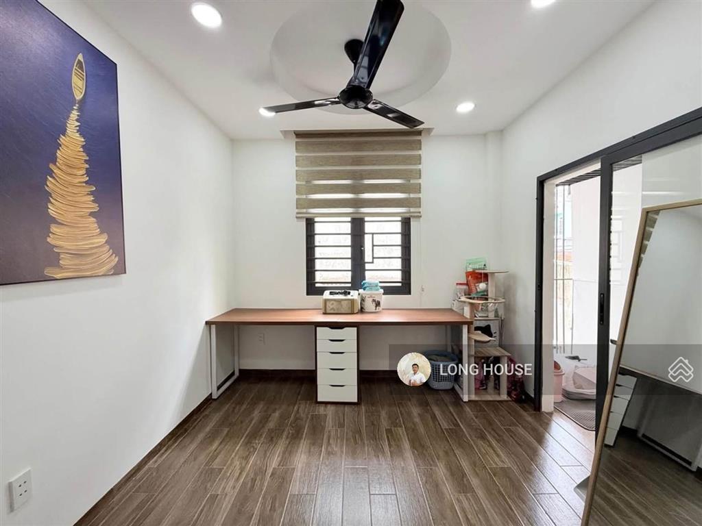 Nhà đẹp 3 tầng  40m2  p.17 bình thạnh gần cầu điện biên phủ  giáp q.1
