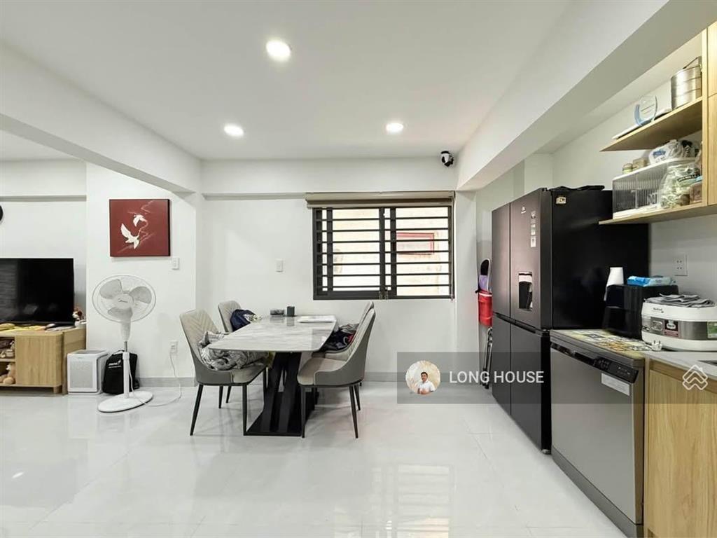 Nhà đẹp 3 tầng  40m2  p.17 bình thạnh gần cầu điện biên phủ  giáp q.1