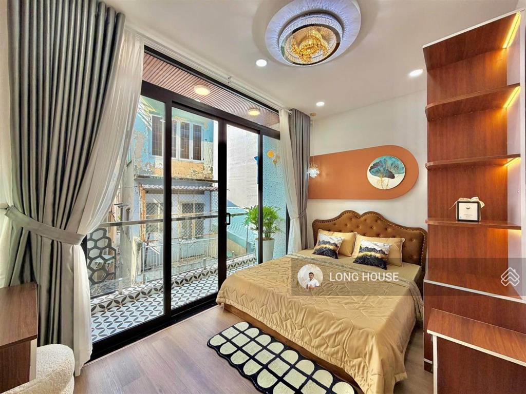 Nhà đẹp luxury  4 tầng 5 phòng ngủ  bồn tắm nằm  p.2 phú nhuận.