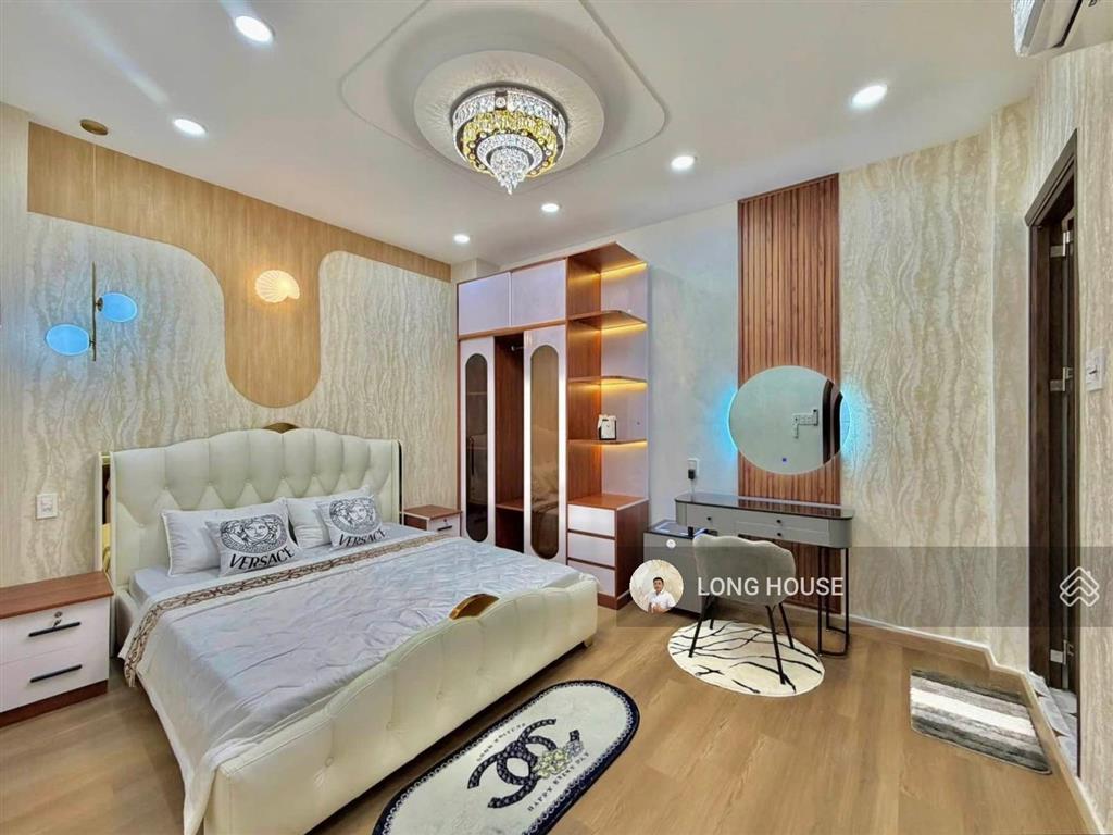Nhà đẹp luxury  4 tầng 5 phòng ngủ  bồn tắm nằm  p.2 phú nhuận.