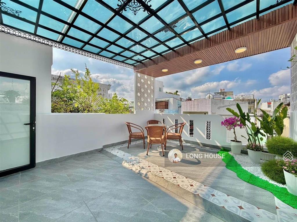 Nhà đẹp luxury  4 tầng 5 phòng ngủ  bồn tắm nằm  p.2 phú nhuận.
