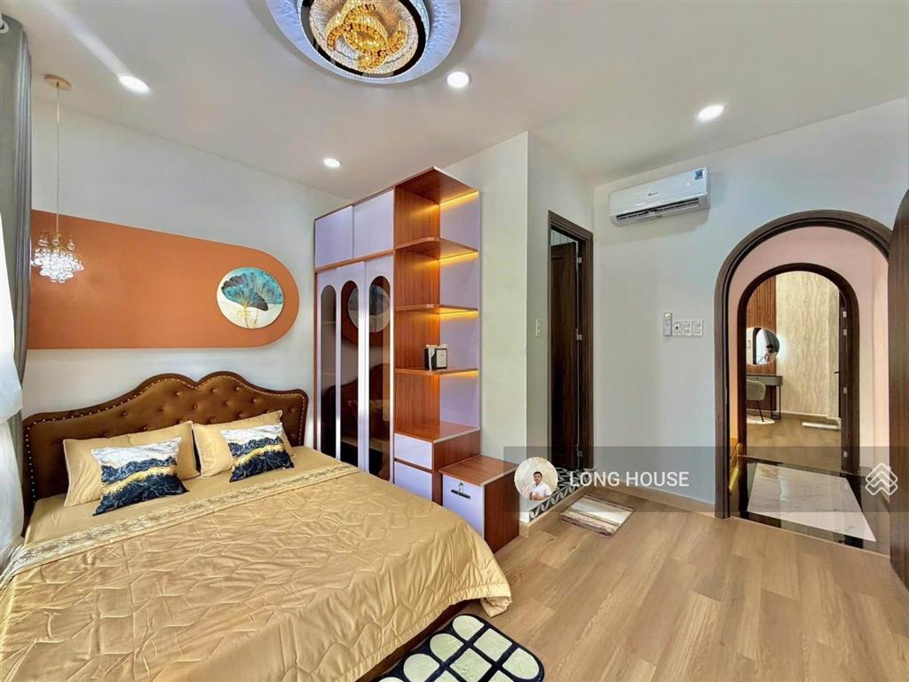 Nhà đẹp luxury  4 tầng 5 phòng ngủ  bồn tắm nằm  p.2 phú nhuận.