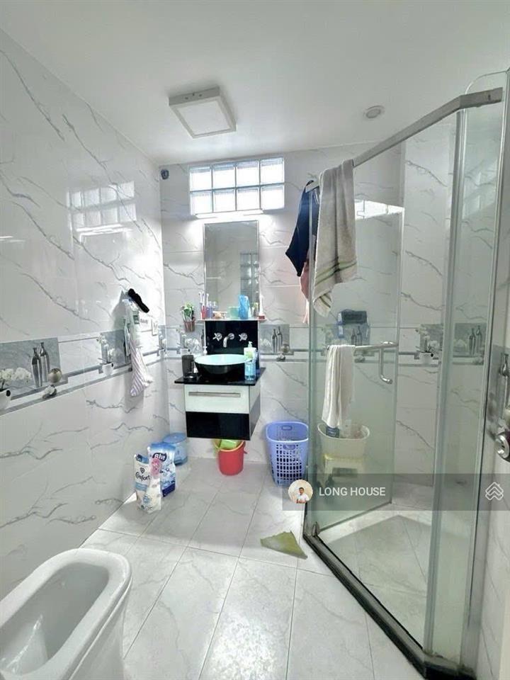 Nhà 5 tầng  52m2 huỳnh văn bánh!!!