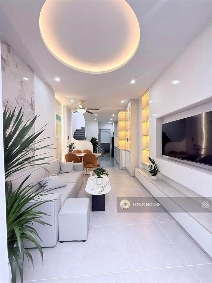 Nhà gần 50m2, gần mặt tiền ngay phố nhậtphạm viết chánh.