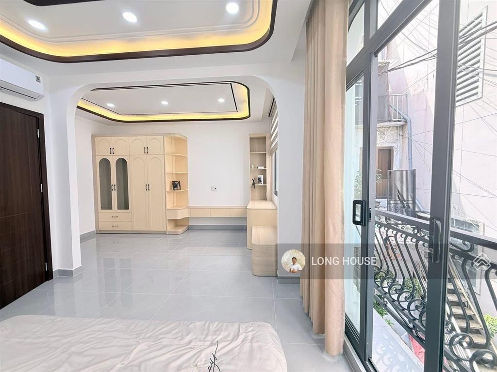 Nhà 4 tầng vị trí siêu vip phú nhuận. ngay góc ngã tư nguyễn văn trỗi  trương quốc dung