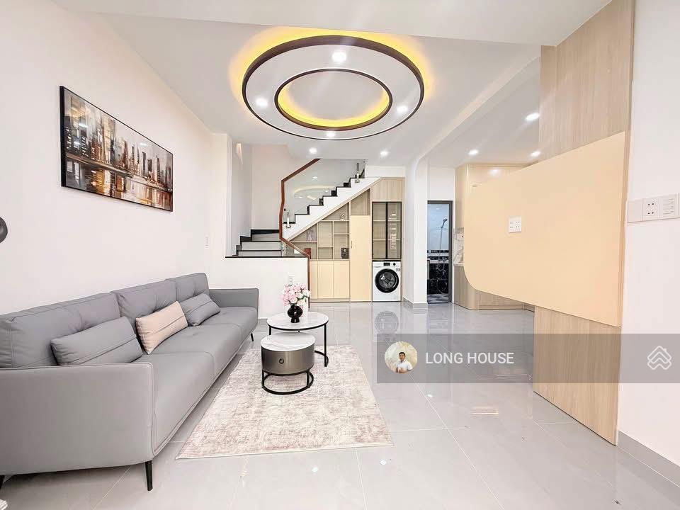 Nhà 4 tầng vị trí siêu vip phú nhuận. ngay góc ngã tư nguyễn văn trỗi  trương quốc dung