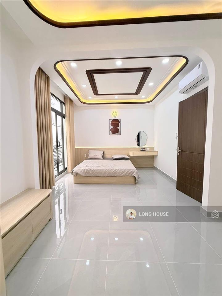 Nhà 4 tầng vị trí siêu vip phú nhuận. ngay góc ngã tư nguyễn văn trỗi  trương quốc dung