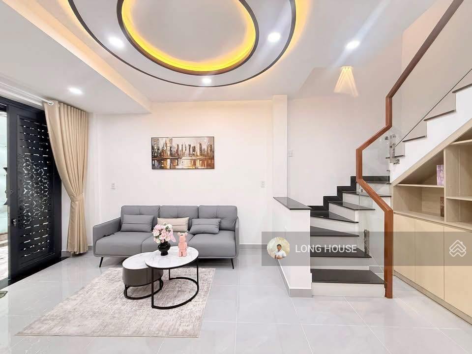 Nhà 4 tầng vị trí siêu vip phú nhuận. ngay góc ngã tư nguyễn văn trỗi  trương quốc dung