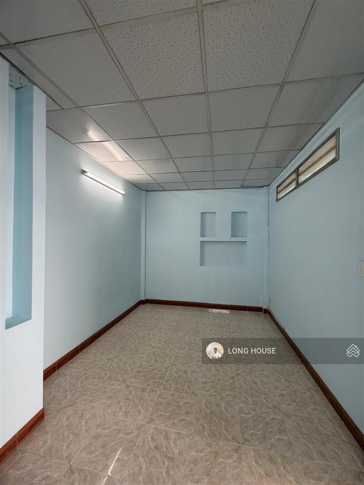 Nhà 54m2, sát hẻm oto vài bước chân ra mặt tiền phan xích long