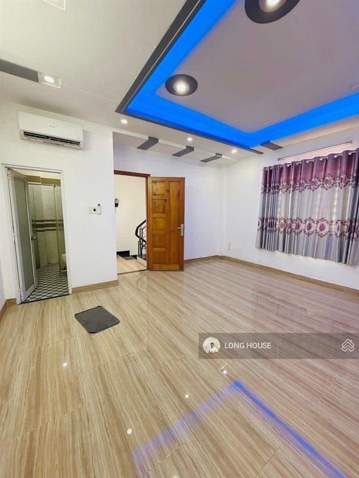 Nhà 5 tầng 38m2, 4 phòng ngủ master  hẻm vip 489/ huỳnh văn bánh