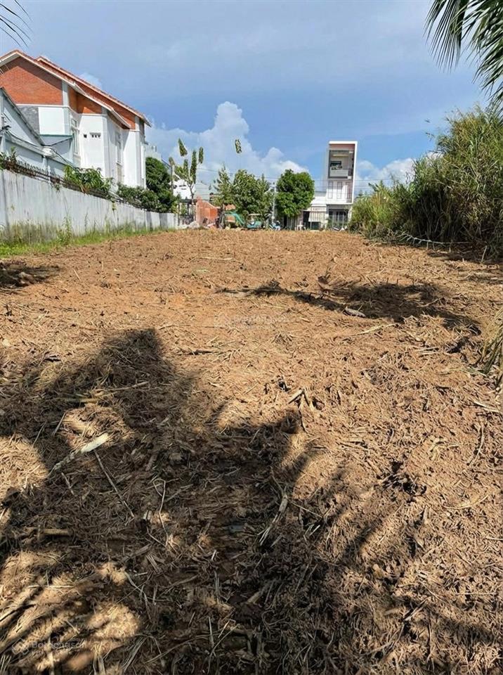 Công đất sạch trung tâm hành chính phong điền