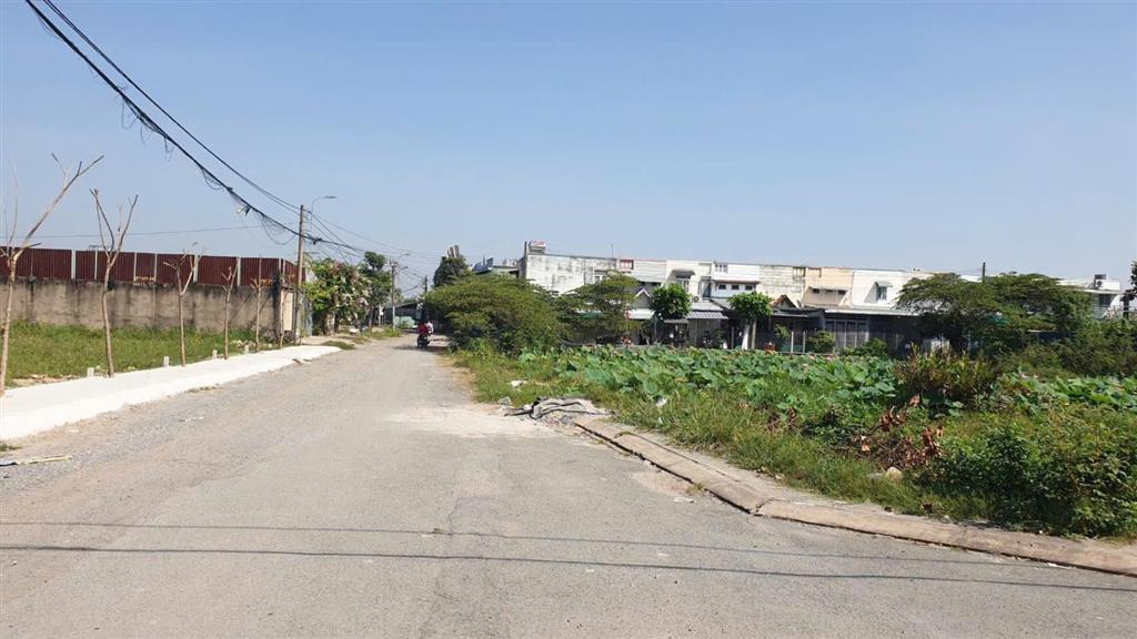 Đất thổ cư mt đường xtt 20 dt 5 x 24m, gần chợ xuân thới thượng