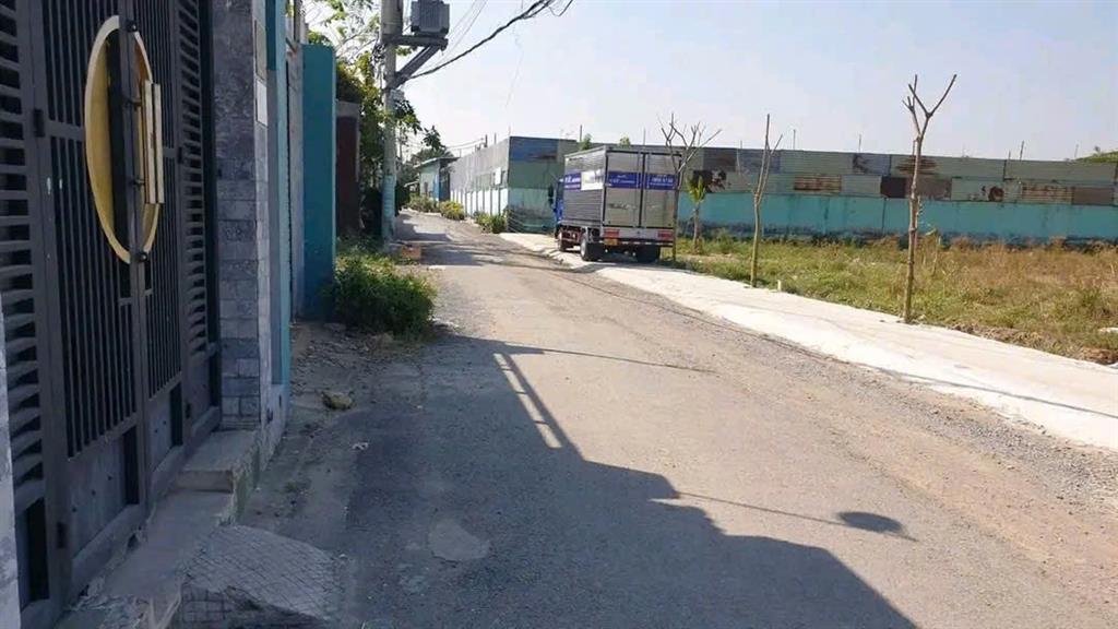 Đất thổ cư mt đường xtt 20 dt 5 x 24m, gần chợ xuân thới thượng