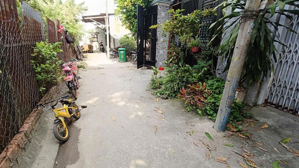Nhà cấp 4 dt 4,5 x 25m hẻm xuân thới 5, gần giáo xứ bùi môn