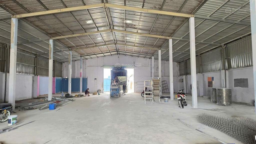 Xưởng dt  20 x 45m 2 mặt tiền trước sau đường nguyễn thị ly gần ngã 3 giồng , đường vành đai 3
