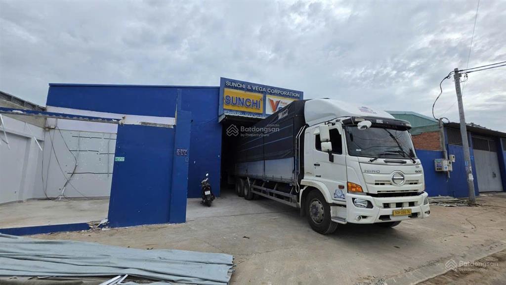 Xưởng dt  20 x 45m 2 mặt tiền trước sau đường nguyễn thị ly gần ngã 3 giồng , đường vành đai 3