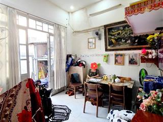 Cách 200 m đến siêu thị  gần trường  khu phố yên tĩnh  nằm trong khu vực chợ phú lâm  hơn 3 tỷ