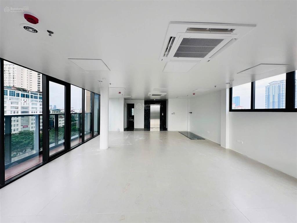 Chính chủ cần bán tòa văn phòng dịch vọng 180m 9 tầng lô góc thang máy