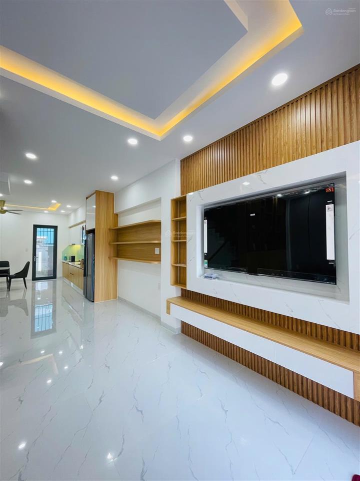 Cho thuê căn 2 tầng full nội thất giá tốt  đối diện công viên và hồ bơi 750m2