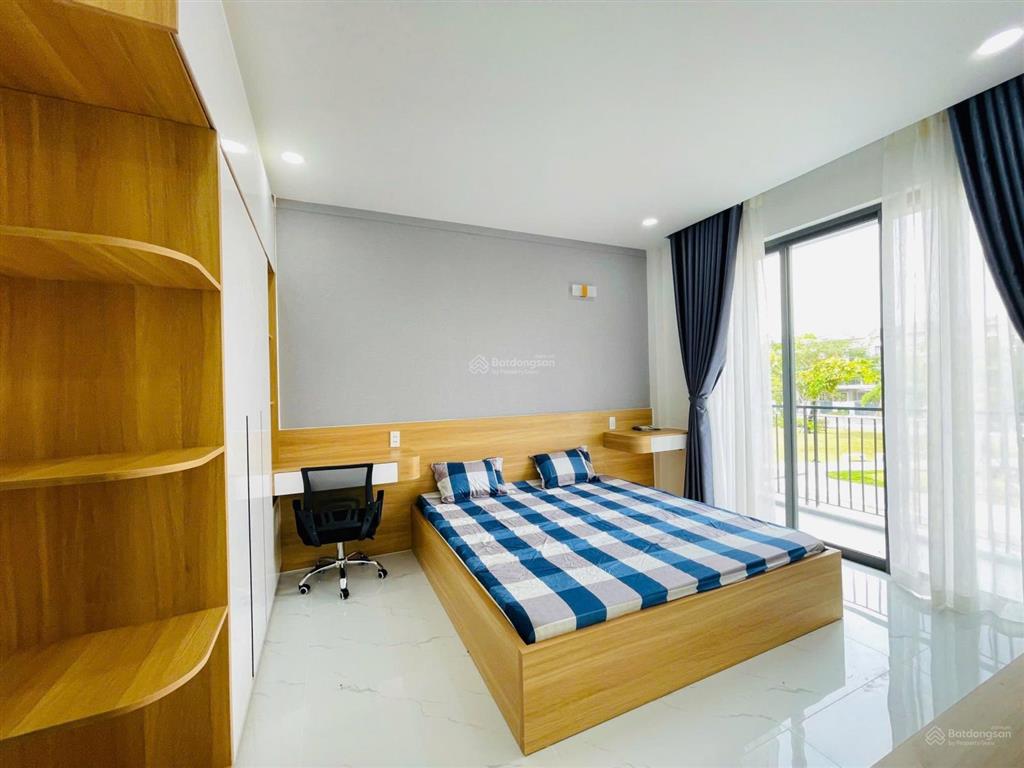 Cho thuê căn 2 tầng full nội thất giá tốt  đối diện công viên và hồ bơi 750m2