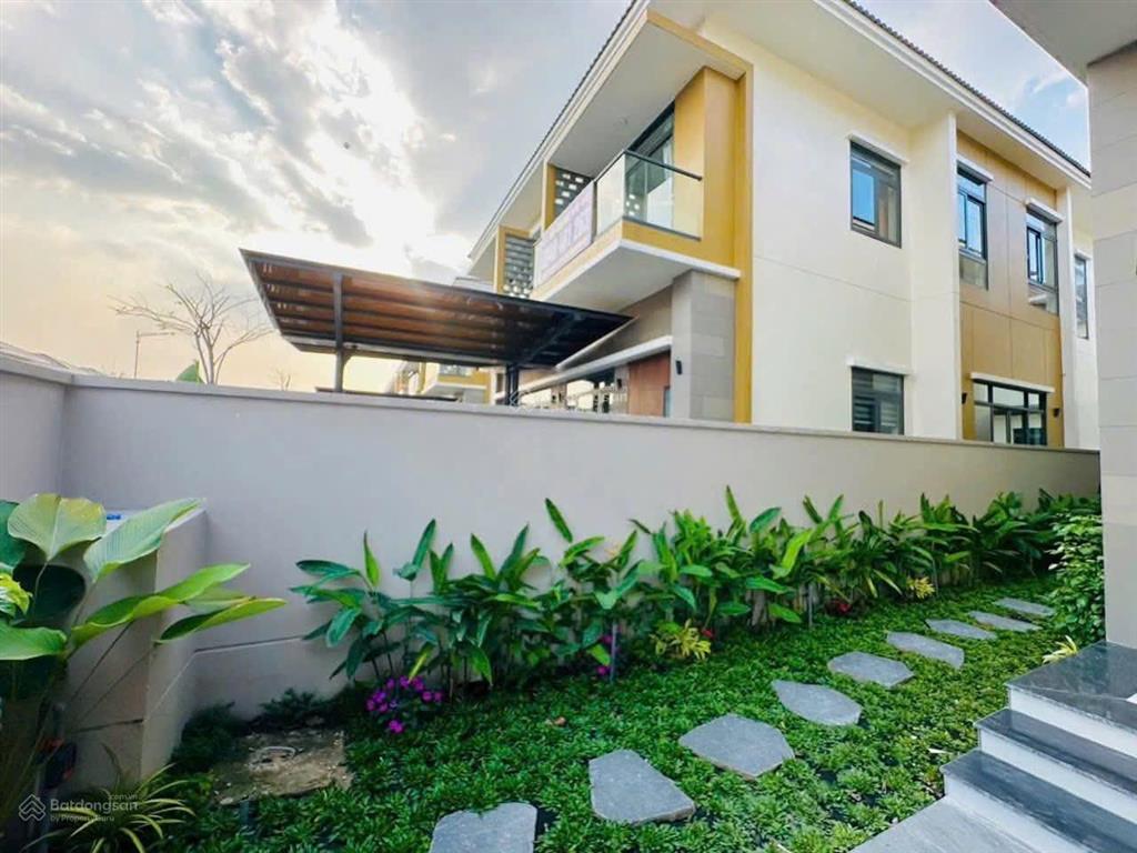 Cho thuê căn biệt thự sân vườn phù hợp gia đình ở