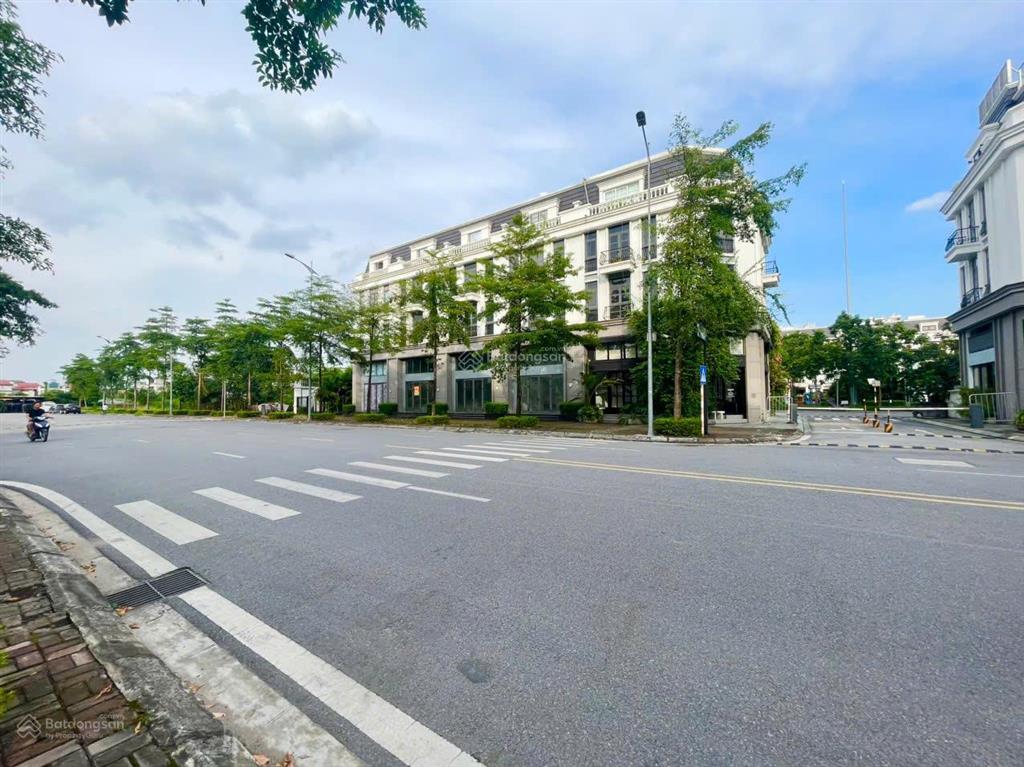 Hiếm, lô góc, 3 mặt, shophouse, eastern park, thạch bàn, lb, dt 194m2, 5t, mt 30m, giá 60 tỷ 5