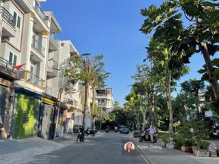 Nhà mới 100% vào ở ngay 4tầng 4.5x16m  đường 12 xe hơi ngủ trong nhà đặng thuỳ trâm  đh văn lang