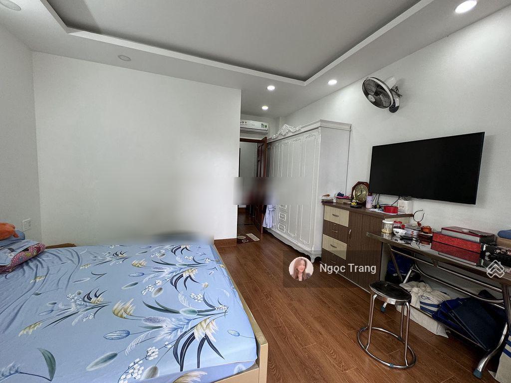 Nhà mới 100% vào ở ngay 4 tầng 4,5x15m  đường 12 xe hơi ngủ trong nhà đặng thùy trâm  đh văn lang