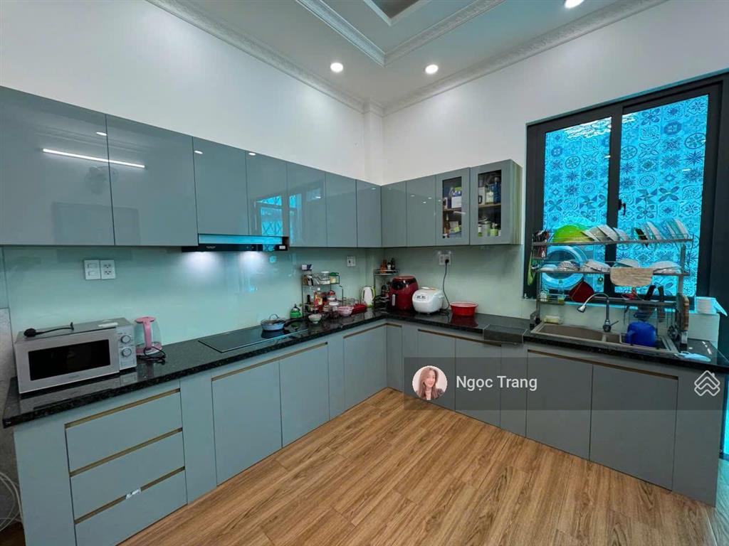 Nhà mới 100% vào ở ngay 4 tầng 4,5x15m  đường 12 xe hơi ngủ trong nhà đặng thùy trâm  đh văn lang