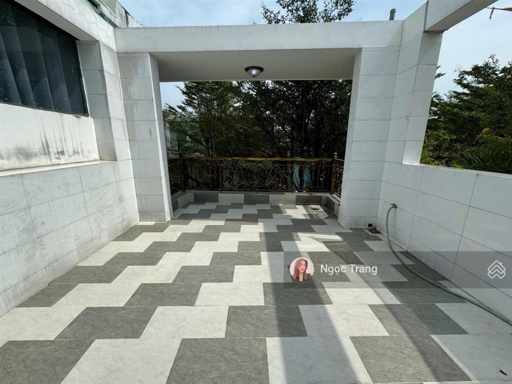 Nhà mới 100% vào ở ngay 4 tầng 4,5x15m  đường 12 xe hơi ngủ trong nhà đặng thùy trâm  đh văn lang
