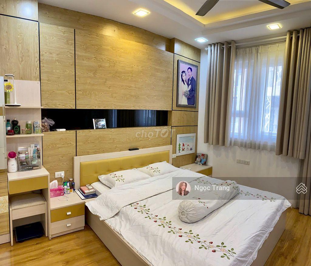 Hàng hiếm xe hơi bình lợi  đặng thùy trâm (4x15m) 4 tầng kiên cố đối diện công viên cực thoáng mát