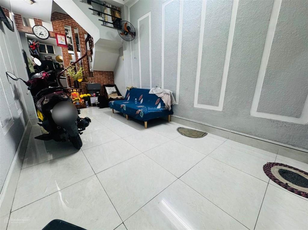 Bán nhà riêng tại nguyễn văn nghi, 6,1 tỷ, 38m2, 4pn 3wc, chính chủ hàng hiếm