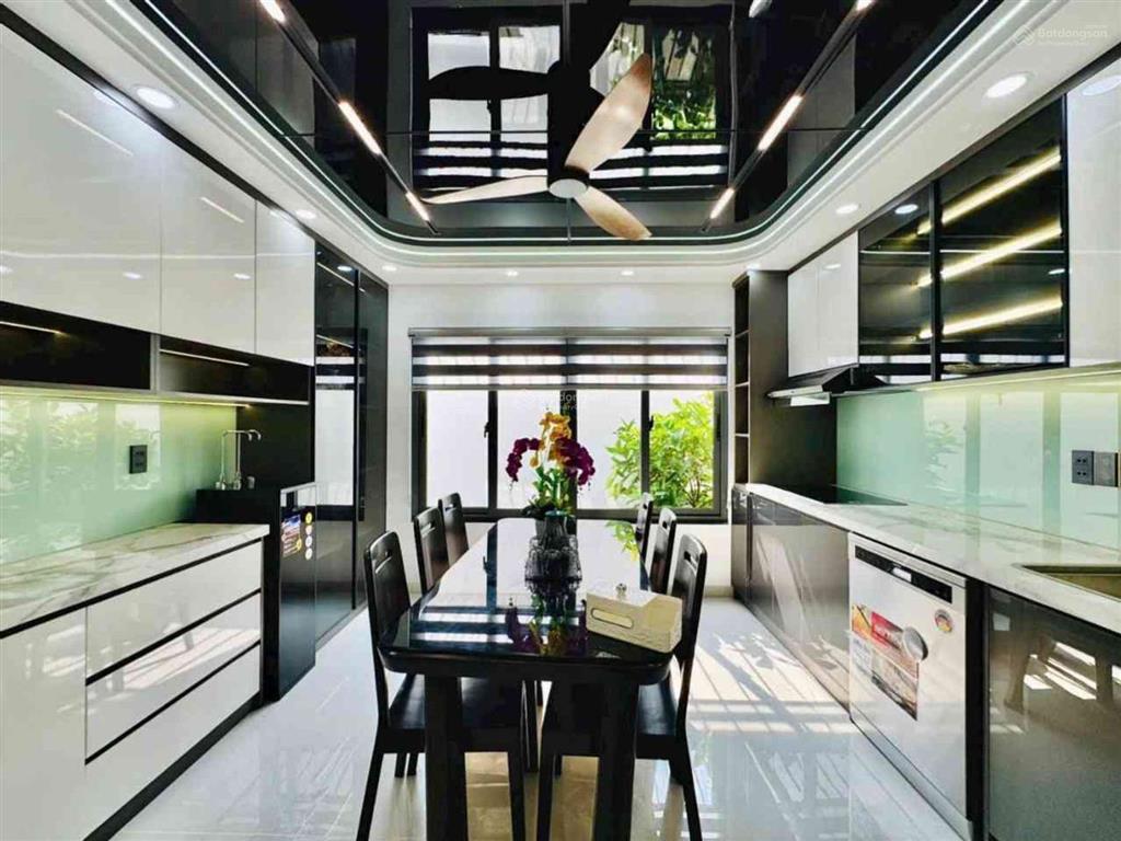 Siêu phẩm 5 tầng thang máy hẻm xe hơi phạm văn chiêu nguyễn văn khối
