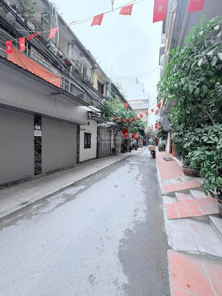 Nhà cổ nhuế gần đh mỏ  nhà cổ nhuế  gần đh mỏ  phân lô  ô tô  2 thoáng