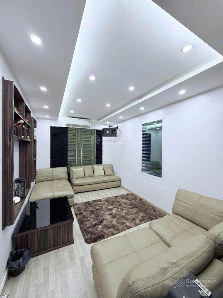 Nhà cổ nhuế gần đh mỏ  nhà cổ nhuế  gần đh mỏ  phân lô  ô tô  2 thoáng