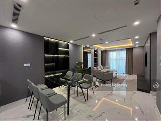 Chính chủ. bán căn góc 108m2  đã sửa lại full nội thất cao cấp. chung cư sunshine center