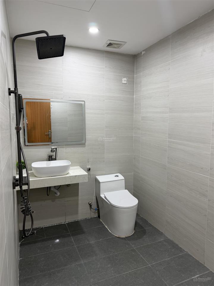 Tôi cần bán căn chung cư 17t6 hoàng đạo thuý, dt 119m2, 3pn full nội thất đẹp, giá bán 11,5 tỷ