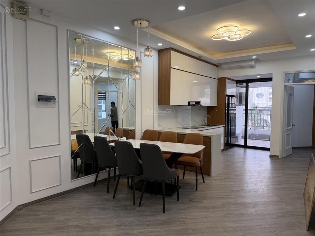 Tôi cần bán căn chung cư 17t6 hoàng đạo thuý, dt 119m2, 3pn full nội thất đẹp, giá bán 11,5 tỷ