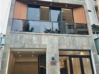 Mặt tiền kinh doanh đường 18  2 mặt thoáng trước 9.5m sau 8m  ngang 6.5m  chỉ 9.5 tỷ