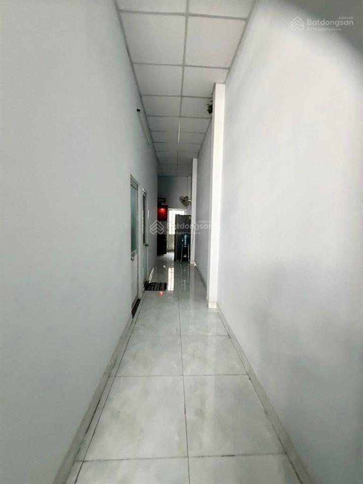 Nhà dt đẹp 4,5x14m, giáp khu tên lửa, có pn trệt + sân sau thoáng mát