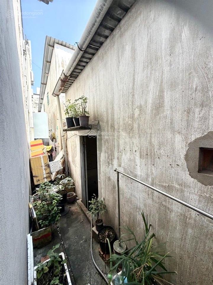 Nhà dt đẹp 4,5x14m, giáp khu tên lửa, có pn trệt + sân sau thoáng mát