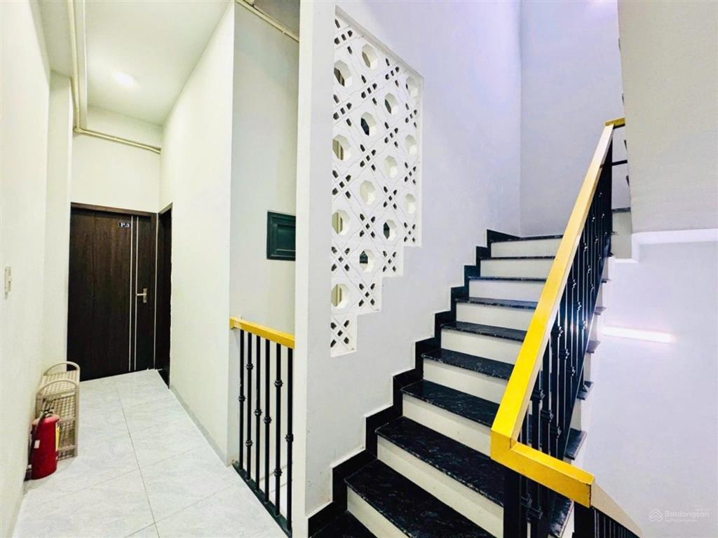 Nhà chdv gồm 11p 11wc, dòng tiền 60tr/th, full nội thất xịn xò
