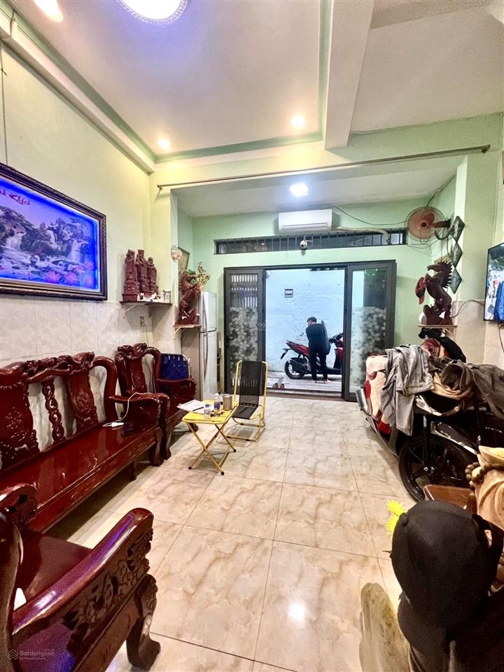 Chỉ hơn 2tỷ, nhà dt 4x7m2, ngay khu nguyễn sơn, sổ hồng riêng