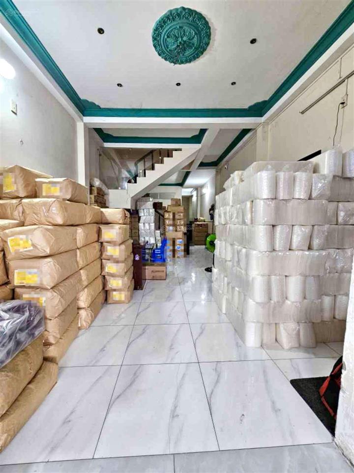 Nhà hẻm 6m thông, dt 4x18m gần cầu bà hom, sổ riêng nhỉnh 4tỷ