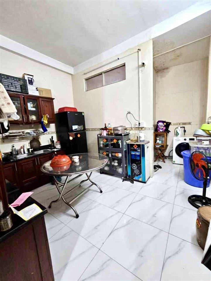 Nhà hẻm 6m thông, dt 4x18m gần cầu bà hom, sổ riêng nhỉnh 4tỷ