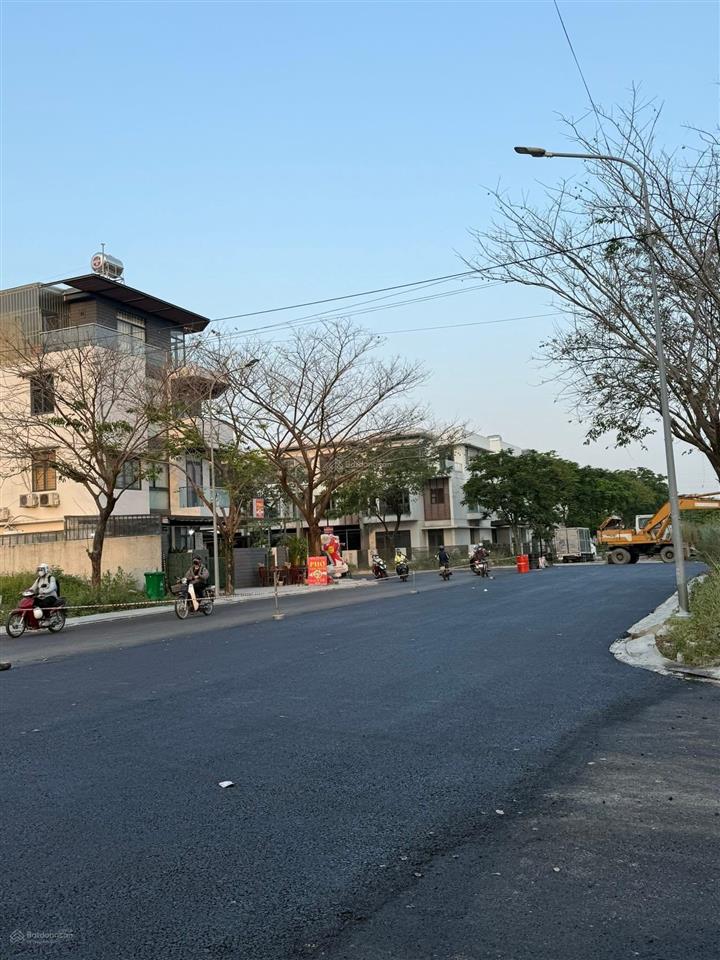 Chính chủ bán gấp 2pn citi alto, view hồ bơi, tầng đẹp, giá tốt nhất, hỗ trợ vay bank. 0932 113 ***