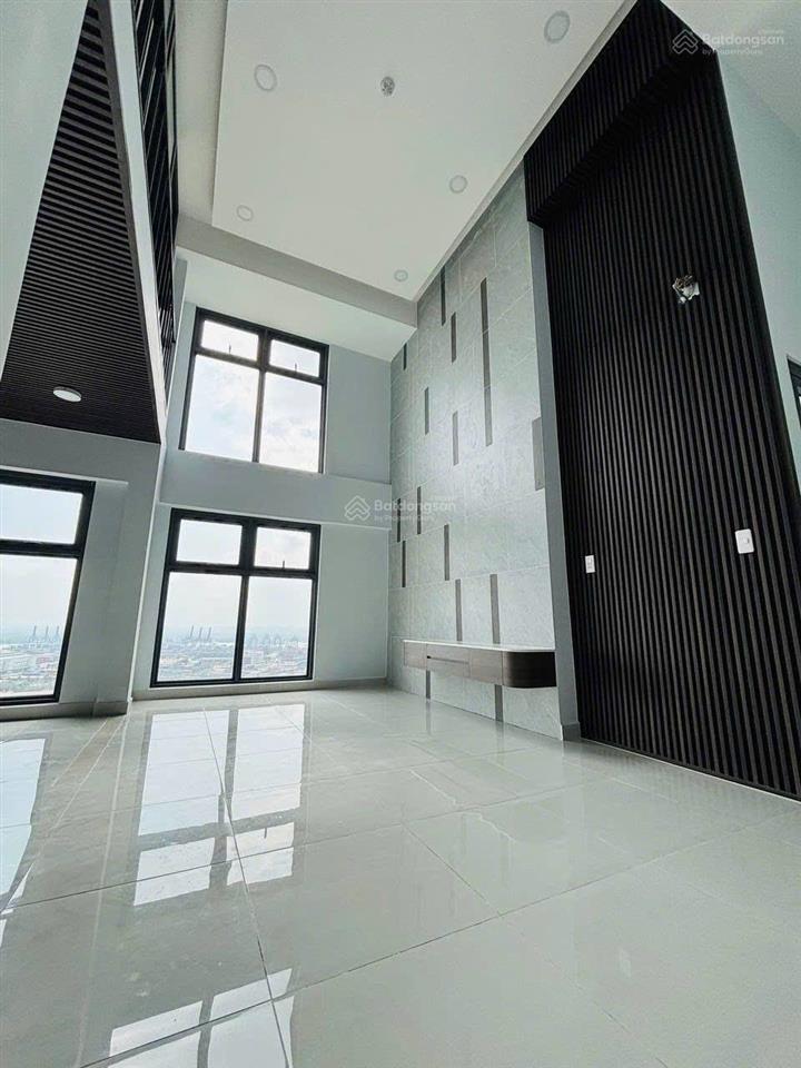 Bán gấp căn 2pn góc, view q1, hướng mát, giá tốt, hỗ trợ vay ngân hàng.  0932 113 ***